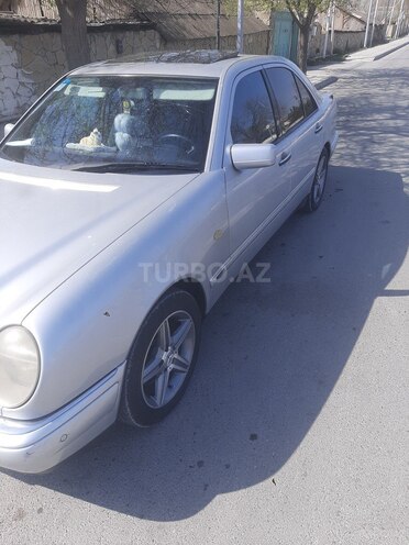 Mercedes E 240 1998, 300,000 km - 2.4 l - Mingəçevir