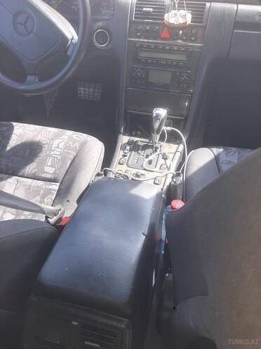 Mercedes E 240 1998, 300,000 km - 2.4 l - Mingəçevir