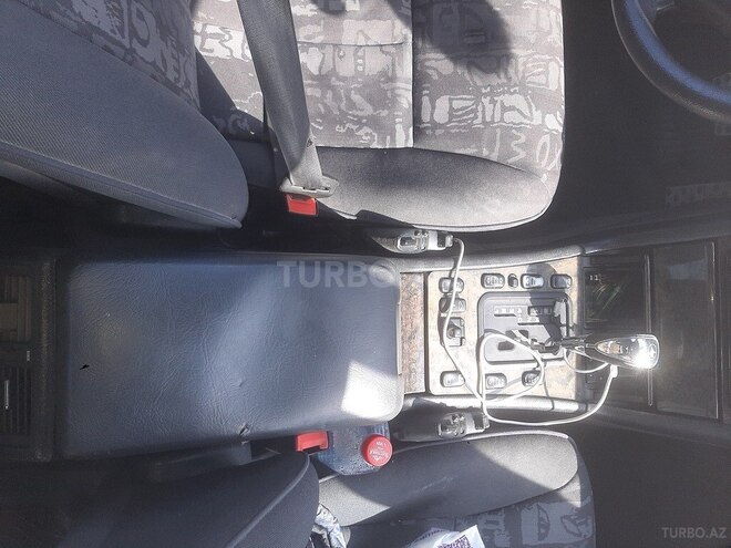 Mercedes E 240 1998, 300,000 km - 2.4 l - Mingəçevir
