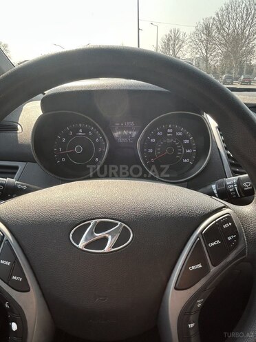 Hyundai Elantra 2015, 214,043 km - 1.8 л - Mingəçevir