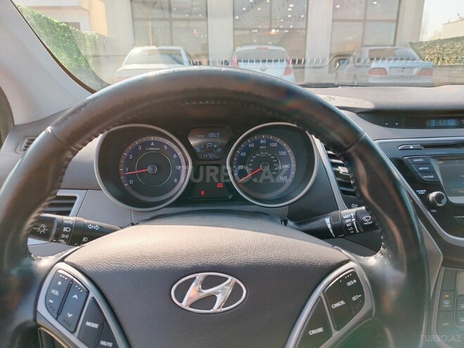 Hyundai Elantra 2014, 114,000 km - 1.8 l - Masallı
