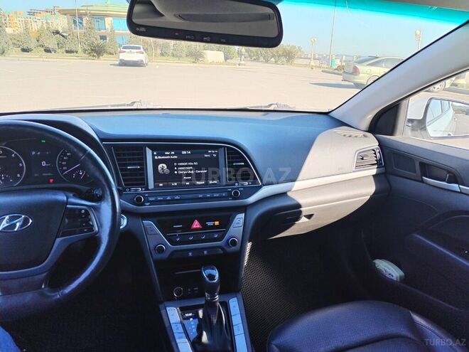 Hyundai Avante 2018, 298,892 km - 1.6 l - Bakı