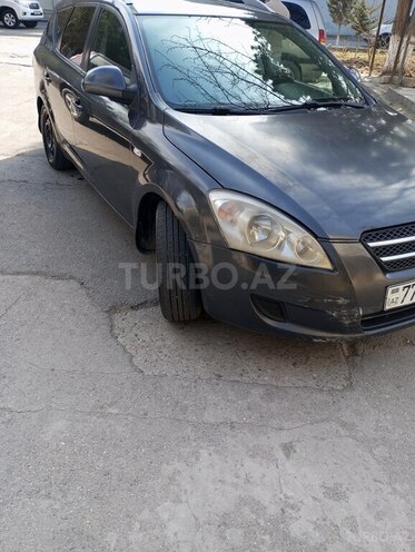 Kia Ceed 2007, 320,000 km - 1.6 л - Sumqayıt