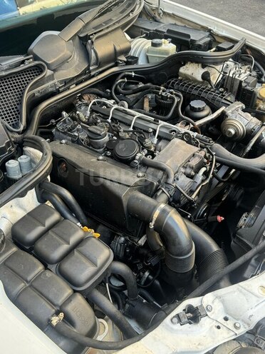 Mercedes E 220 d 2001, 317,000 km - 2.2 l - Bakı