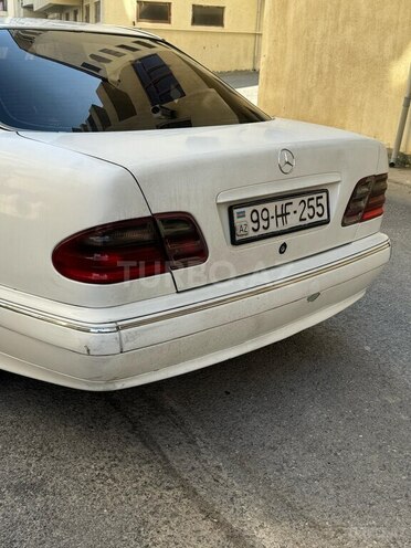Mercedes E 220 d 2001, 317,000 km - 2.2 l - Bakı