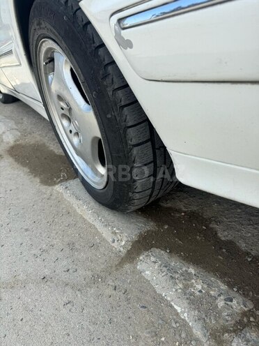 Mercedes E 220 d 2001, 317,000 km - 2.2 l - Bakı