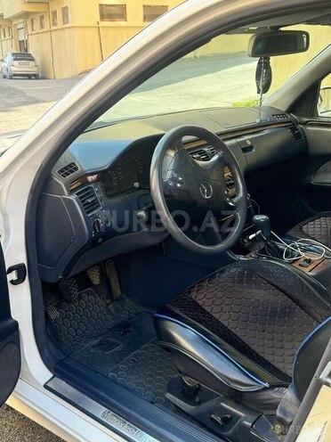 Mercedes E 220 d 2001, 317,000 km - 2.2 l - Bakı