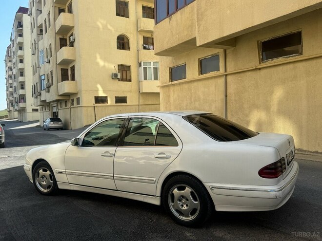 Mercedes E 220 d 2001, 317,000 km - 2.2 l - Bakı