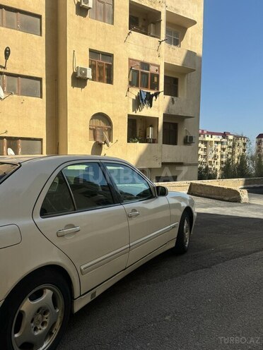 Mercedes E 220 d 2001, 317,000 km - 2.2 l - Bakı