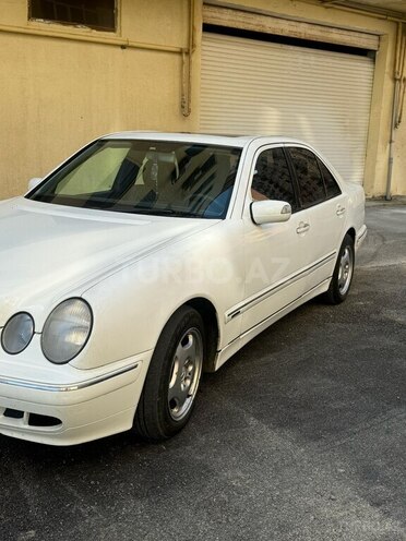 Mercedes E 220 d 2001, 317,000 km - 2.2 l - Bakı