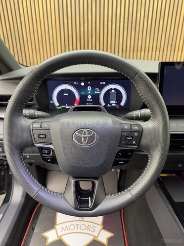 Toyota Camry-13
