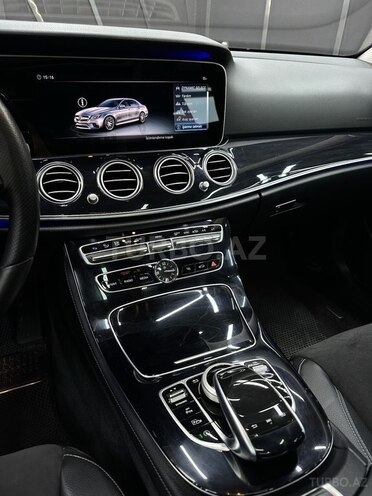 Mercedes E 220 d 2018, 181,337 km - 2.0 l - Bakı