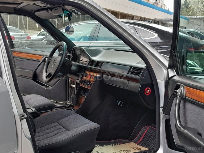 Mercedes E 220 1994, 318,932 km - 2.2 l - Sumqayıt