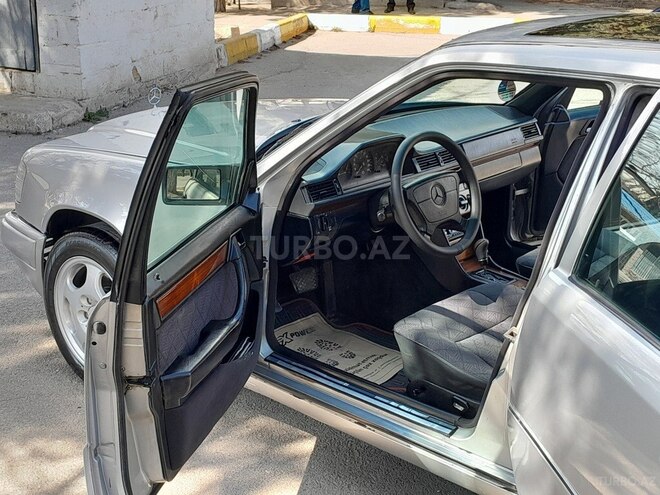 Mercedes E 220 1994, 318,932 km - 2.2 l - Sumqayıt
