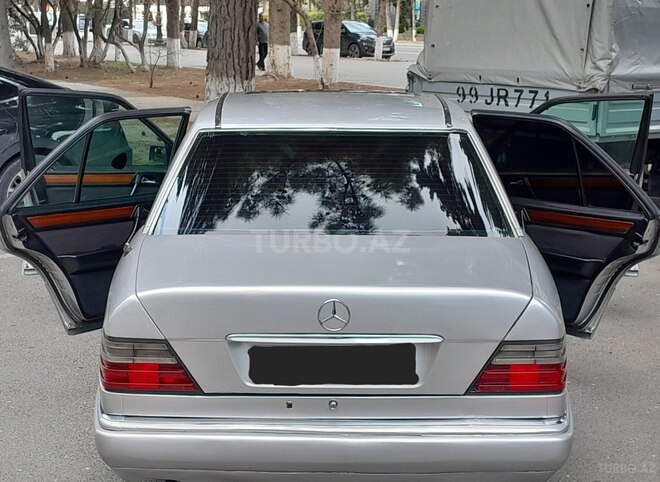 Mercedes E 220 1994, 318,932 km - 2.2 l - Sumqayıt