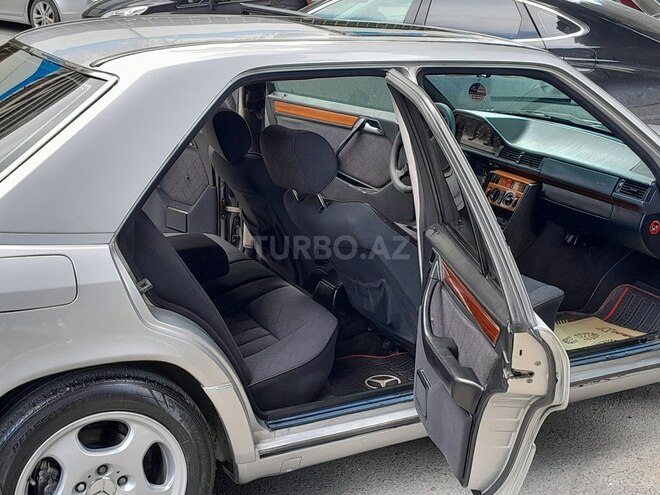 Mercedes E 220 1994, 318,932 km - 2.2 l - Sumqayıt