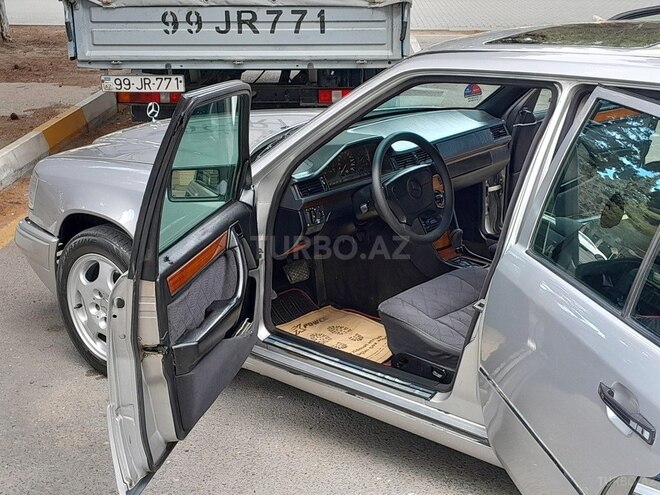 Mercedes E 220 1994, 318,932 km - 2.2 l - Sumqayıt