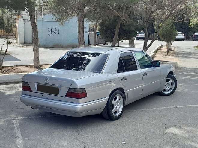 Mercedes E 220 1994, 318,932 km - 2.2 l - Sumqayıt