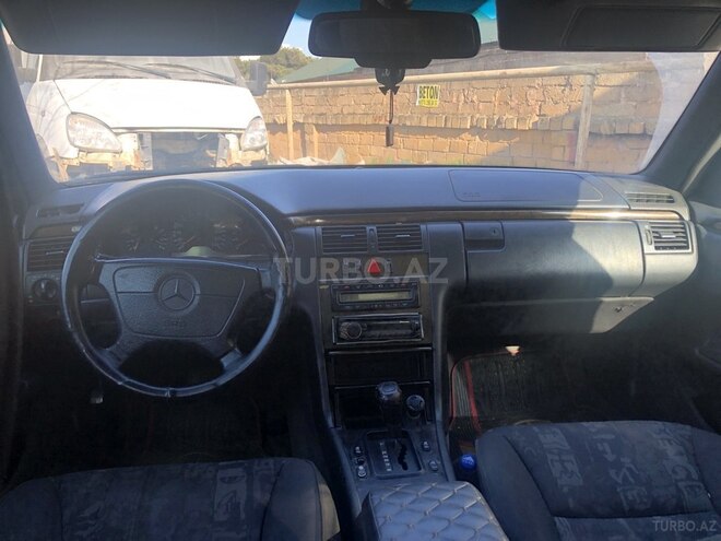 Mercedes E 300 d 1996, 300,000 km - 3.0 л - Bakı