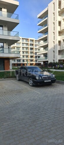Mercedes E 320 1996, 300,000 km - 3.2 l - Bakı