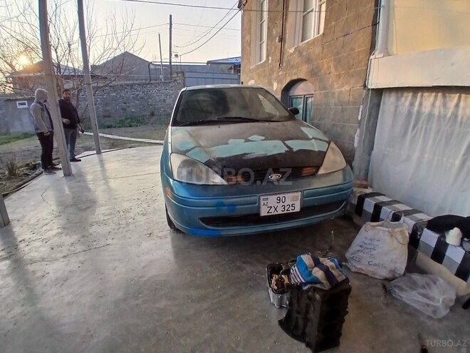Ford Focus 2001, 234,555 km - 2.0 l - Şəki
