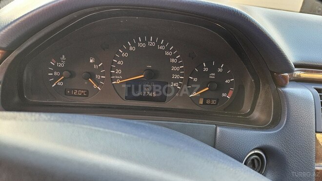 Mercedes E 220 d 1999, 456,000 km - 2.2 л - Bakı
