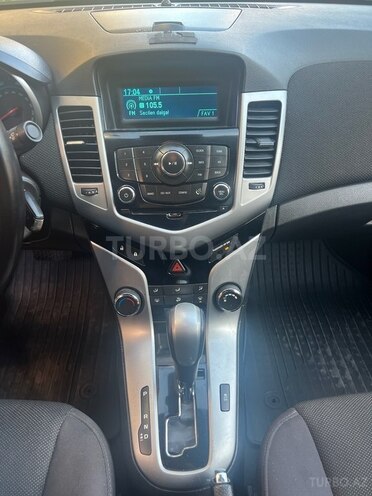 Chevrolet Cruze-13