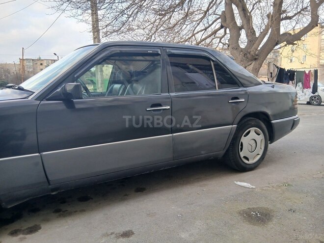 Mercedes E 250 1992, 545,567 km - 2.5 l - Bakı