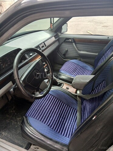 Mercedes E 250 1992, 545,567 km - 2.5 l - Bakı