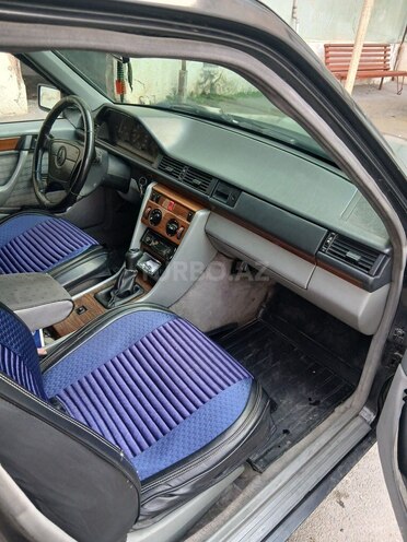Mercedes E 250 1992, 545,567 km - 2.5 l - Bakı