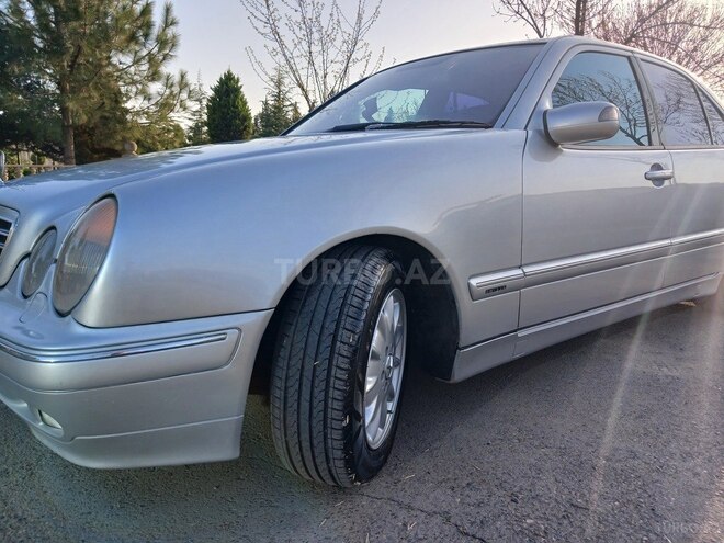 Mercedes E 270 2000, 50,000 km - 2.7 l - Saatlı