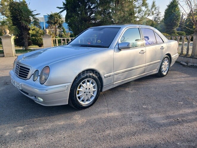 Mercedes E 270 2000, 50,000 km - 2.7 l - Saatlı