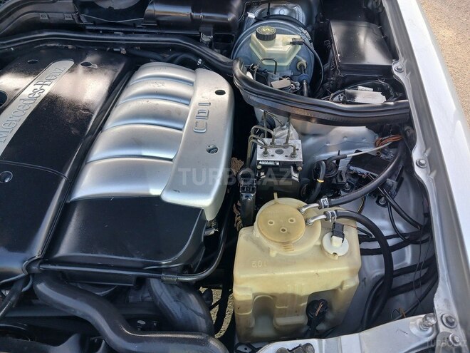 Mercedes E 270 2000, 50,000 km - 2.7 l - Saatlı