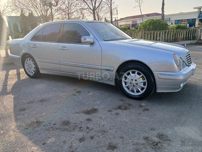 Mercedes E 270 2000, 50,000 km - 2.7 l - Saatlı
