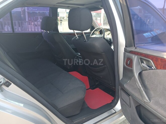 Mercedes E 270 2000, 50,000 km - 2.7 l - Saatlı