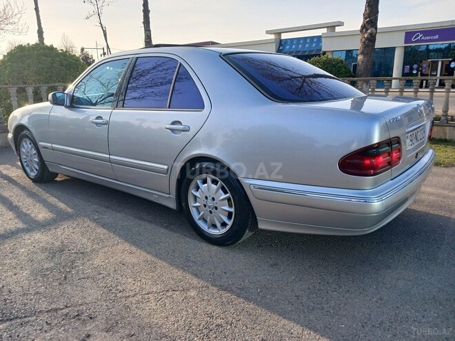 Mercedes E 270 2000, 50,000 km - 2.7 l - Saatlı
