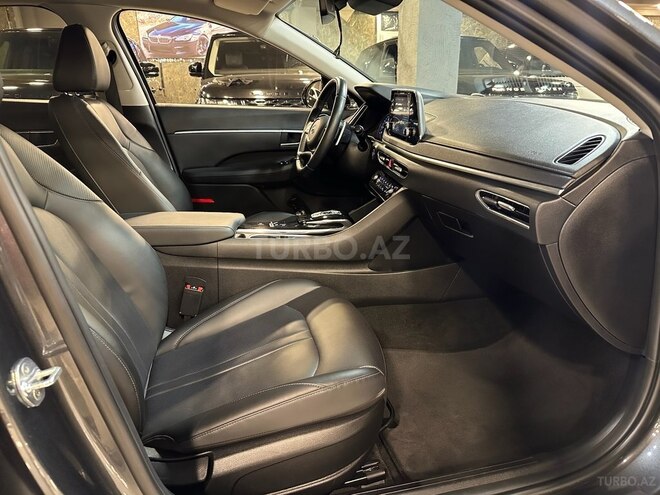 Hyundai Sonata-13