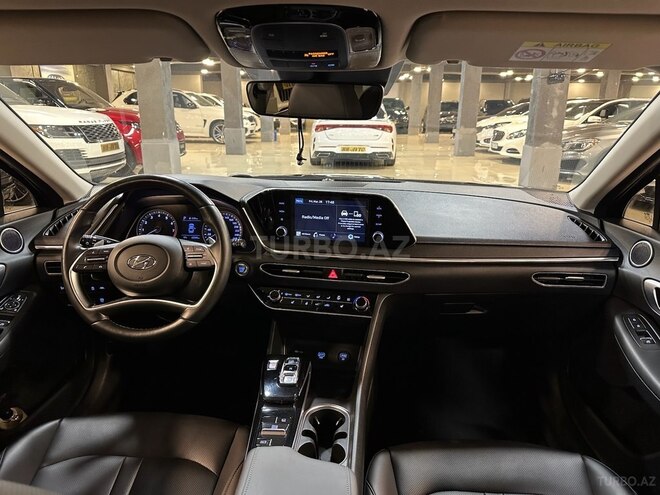 Hyundai Sonata-12