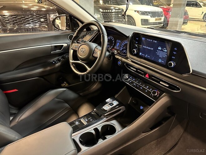 Hyundai Sonata-14