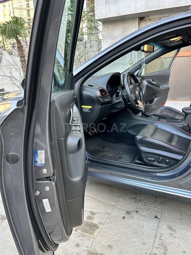 Hyundai Elantra 2018, 120,000 km - 1.6 l - Bakı