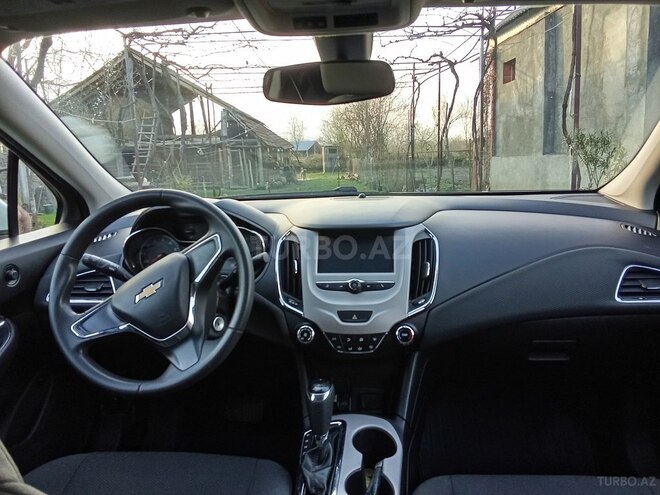 Chevrolet Cruze 2018, 166,541 km - 1.4 l - Qax
