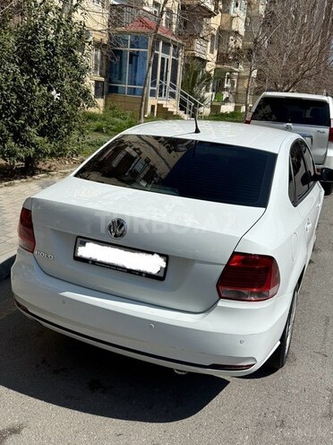 Volkswagen Polo 2015, 87,300 km - 1.6 l - Bakı
