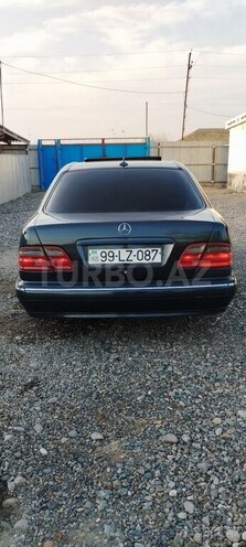 Mercedes E 240 1999, 240,000 km - 2.4 l - Sabirabad