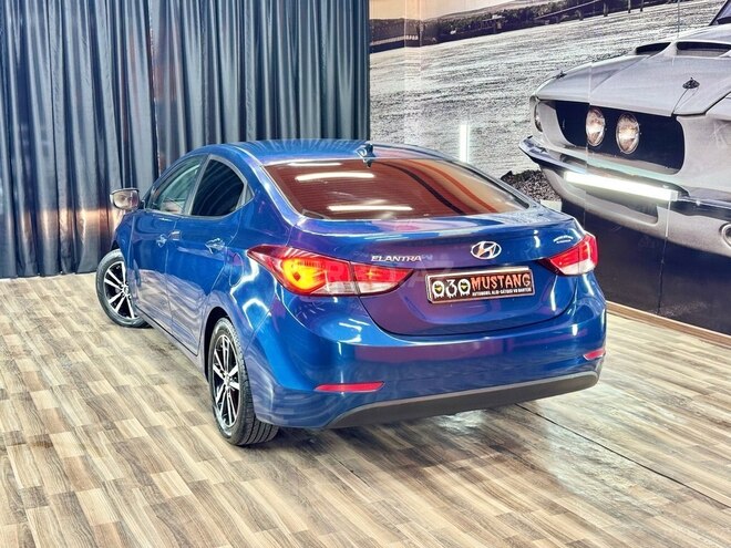Hyundai Elantra 2015, 74,000 km - 1.8 l - Sumqayıt