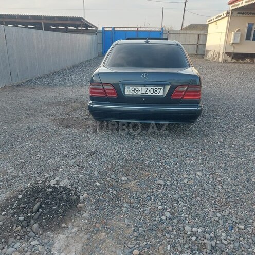 Mercedes E 240 1999, 350,000 km - 2.4 l - Sabirabad