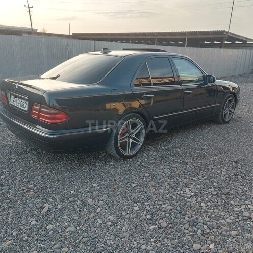 Mercedes E 240 1999, 350,000 km - 2.4 l - Sabirabad