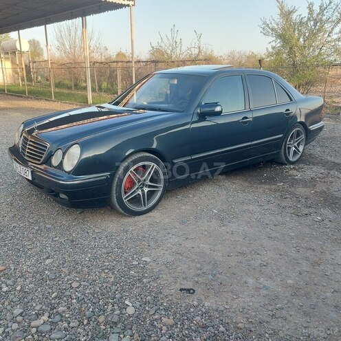Mercedes E 240 1999, 350,000 km - 2.4 l - Sabirabad
