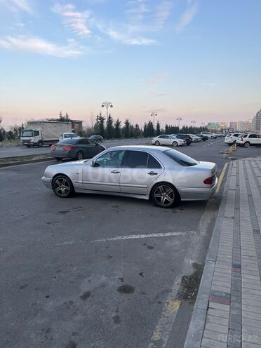 Mercedes E 240 1999, 246,754 km - 2.4 l - Bakı
