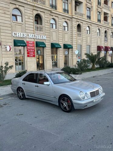Mercedes E 240 1999, 246,754 km - 2.4 l - Bakı