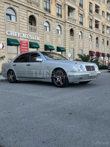 Mercedes E 240 1999, 246,754 km - 2.4 l - Bakı